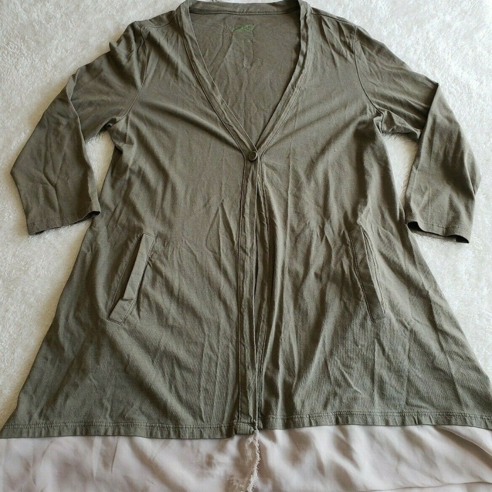 Logo Instant Chic 3/4 Sleeve Light Open Front Top